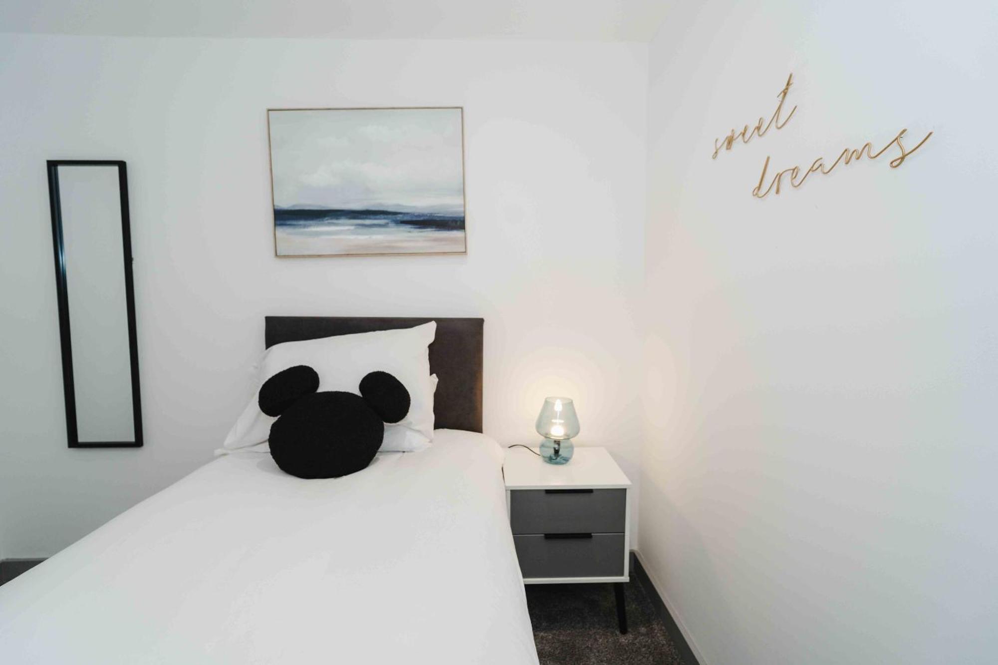 קינגסטון אפון הול Stunning Luxury Stay By Vichy מראה חיצוני תמונה